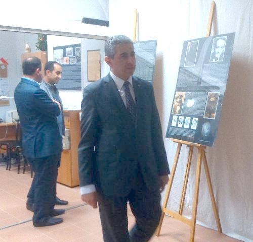 Amb&Consul